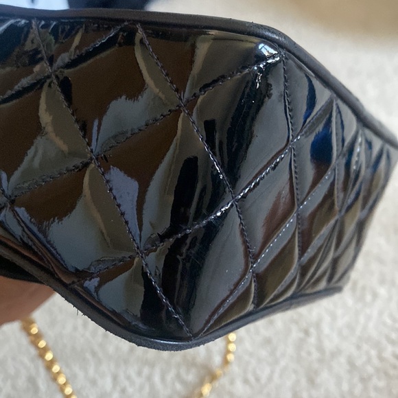 CHANEL Vintage Patent Leather Camera Bag - Picture 14 of 17